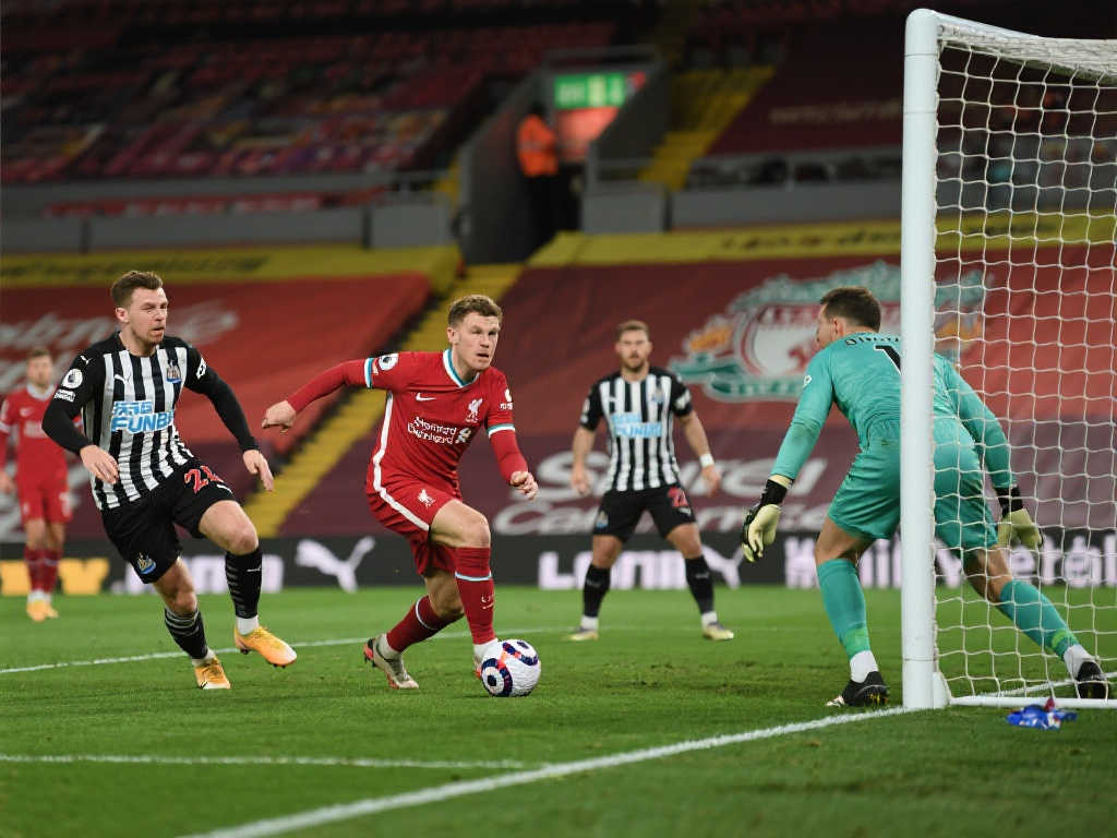 年轻裁判的 年轻裁判的